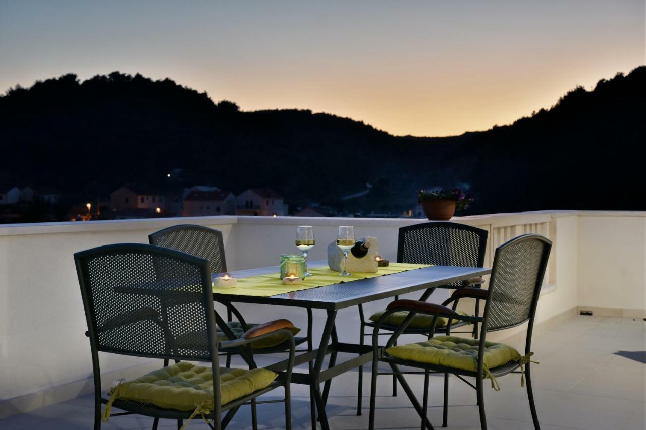 Villa Mar 1 - Luxury Apartments Pucisca Eksteriør bilde
